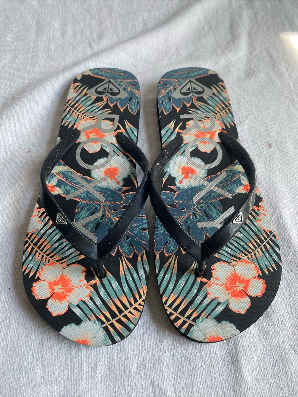 Roxy Black Flip Flop Sandals with Coral and Teal Floral Print SZ 7
